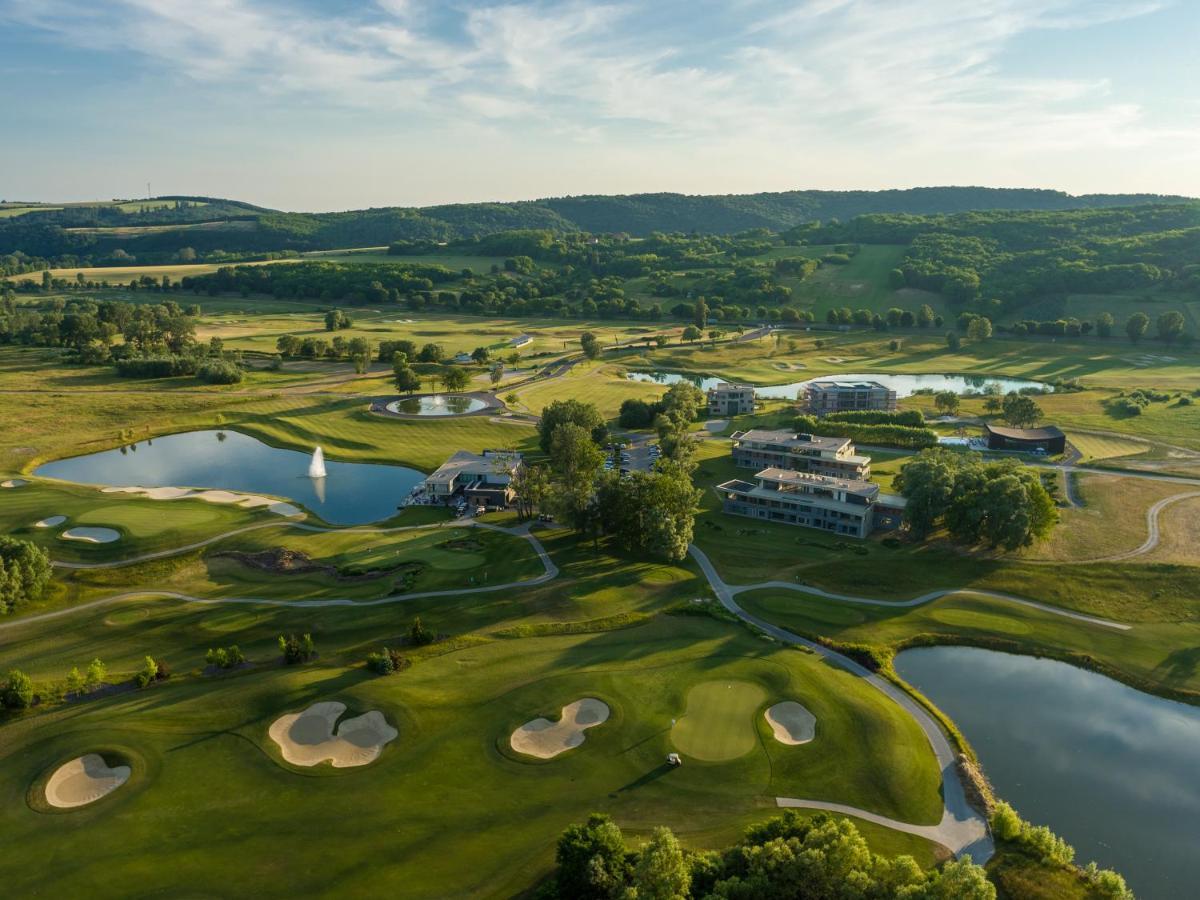 Zala Springs Golf Resort Zalacsany Exterior photo