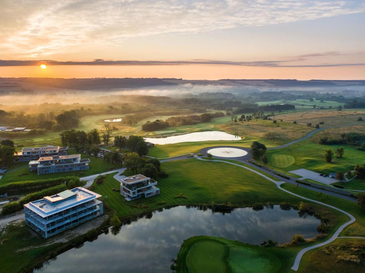 Zala Springs Golf Resort Zalacsany Exterior photo