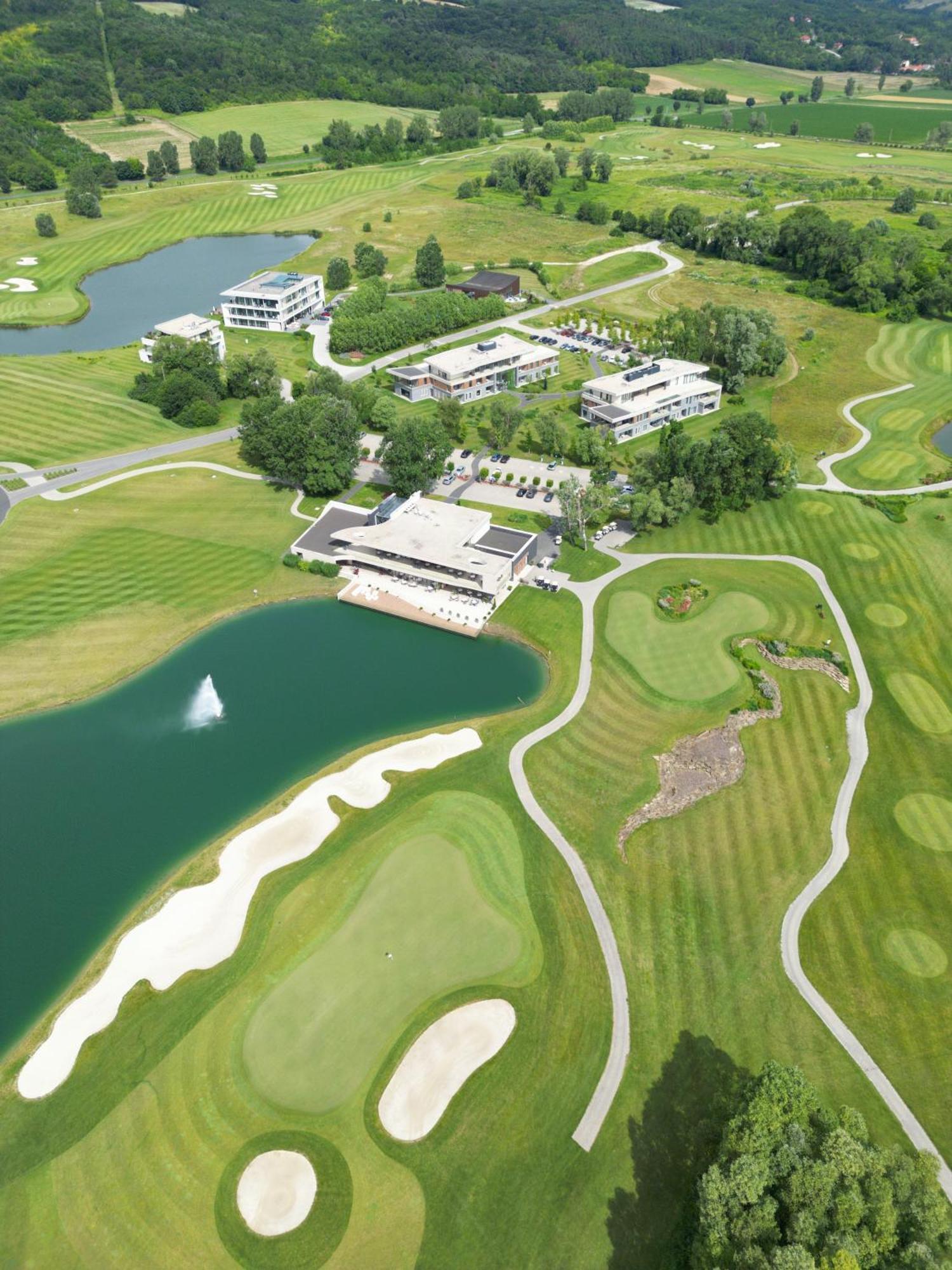 Zala Springs Golf Resort Zalacsany Exterior photo