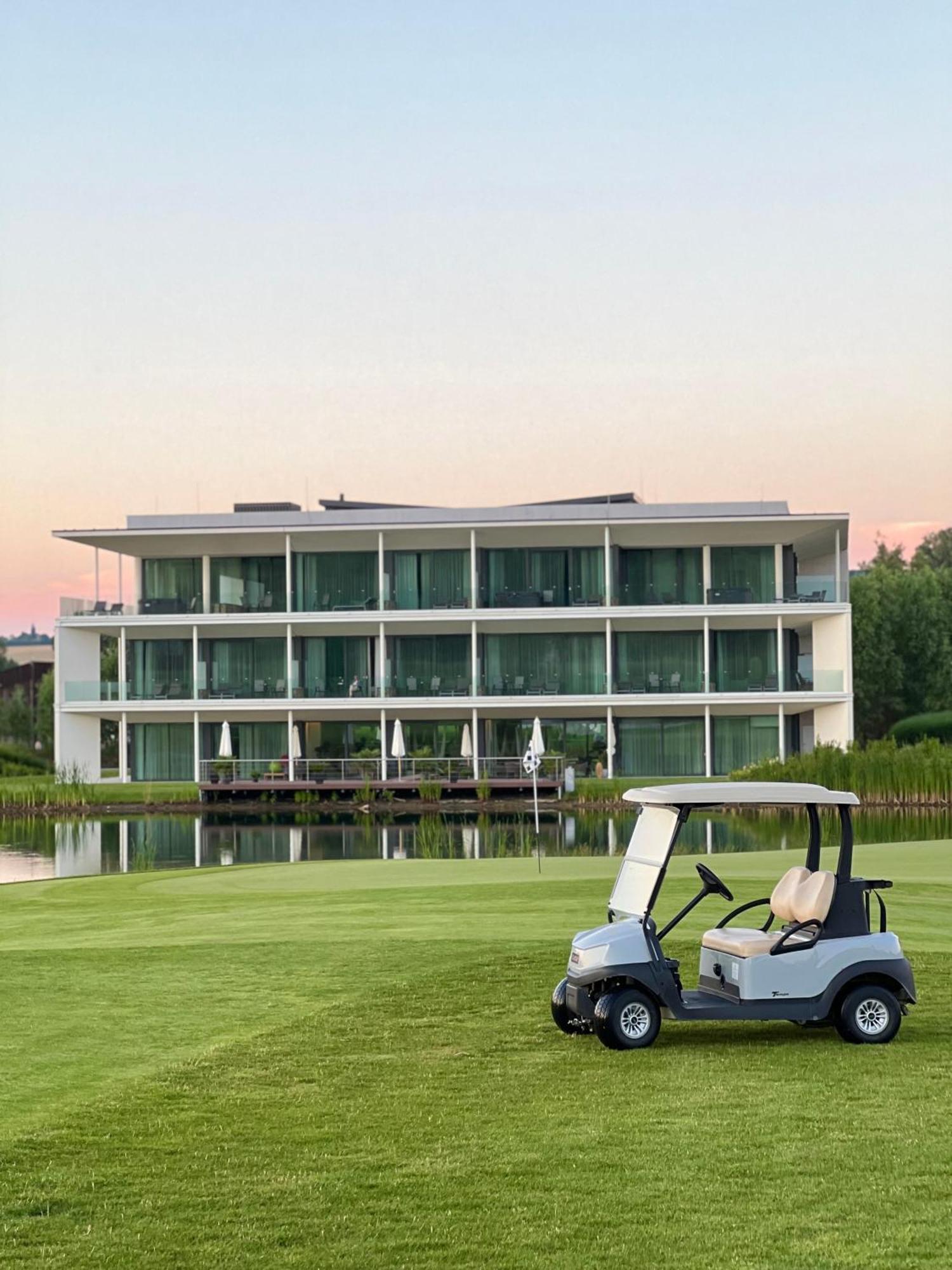 Zala Springs Golf Resort Zalacsany Exterior photo