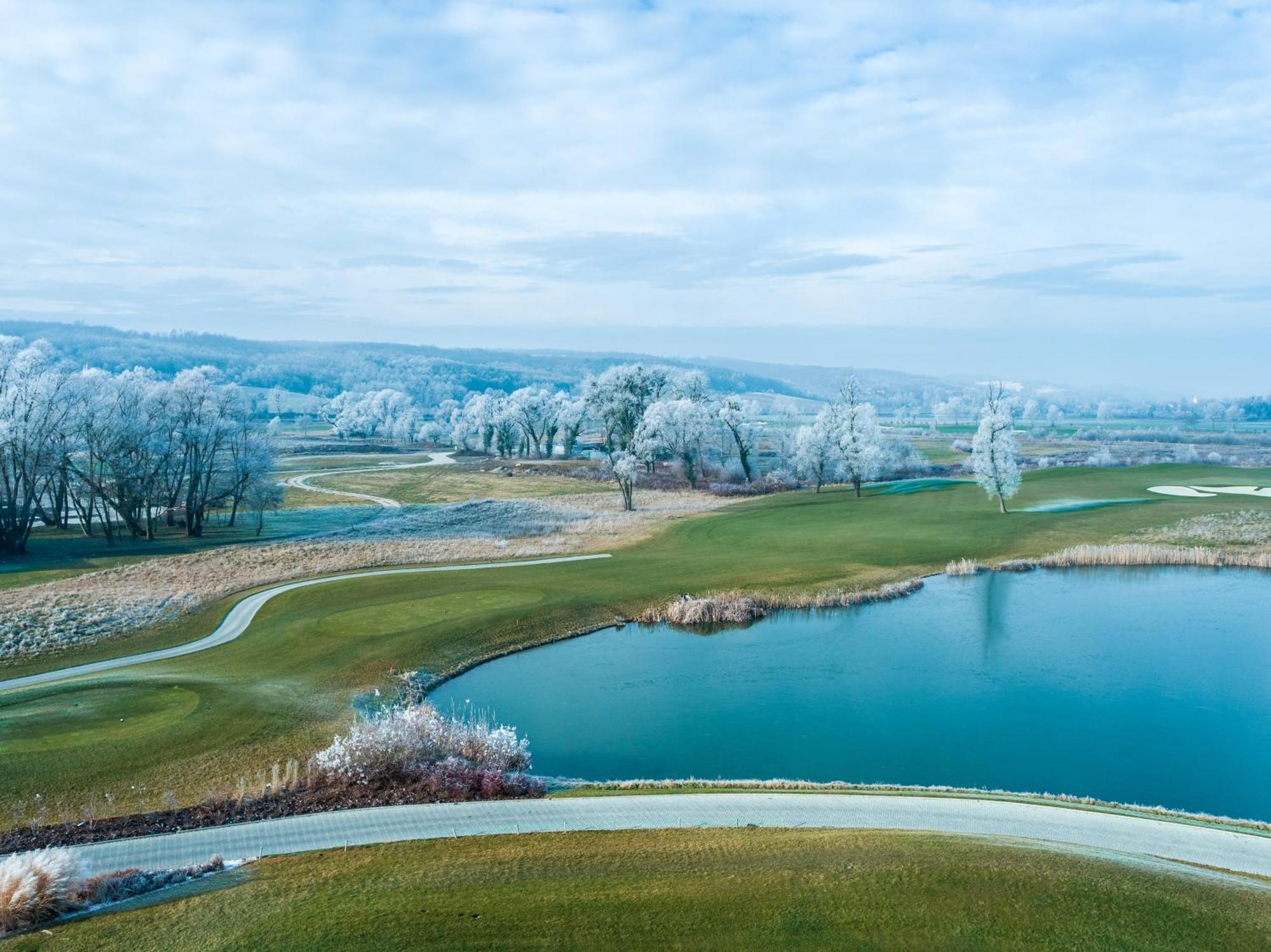Zala Springs Golf Resort Zalacsany Exterior photo